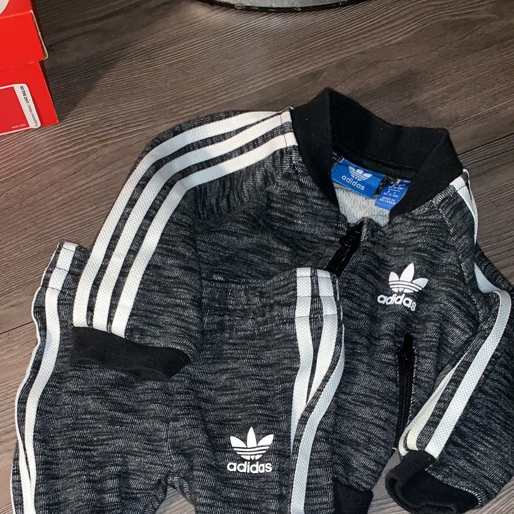 Adidas jogging fit